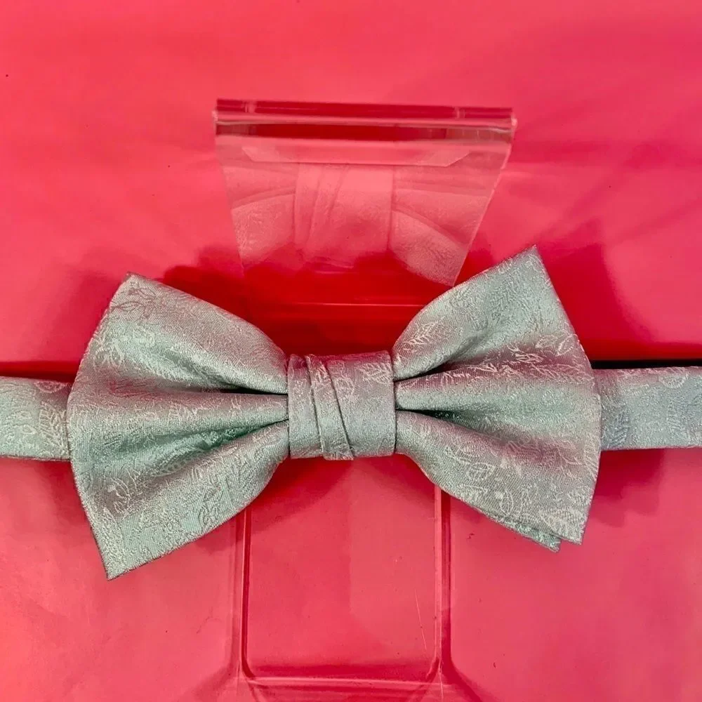 SEA-FOAM GREEN ADJUSTABLE BOW TIE by J. Ferrar NWT